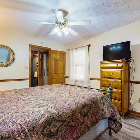 Peaceful Pine Villa Pigeon Forge Bagian luar foto